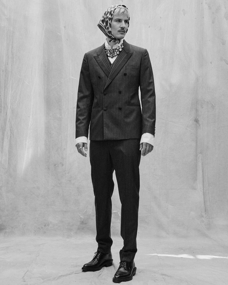 DOPPELREIHER @christianearpvogue @josepharodriguez_styling @wbredehorst Photo @arminmorbach